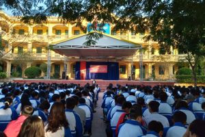 BẢN TIN NGÀY PHÁP LUẬT NĂM 2020 VÀ LỄ HƯỞNG ỨNG NGÀY THẾ GIỚI TƯỞNG NIỆM CÁC NẠN NHÂN TỬ VONG DO TNGT