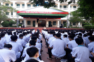 Ngoại khóa - Tuyên truyền luật giao thông đường bộ